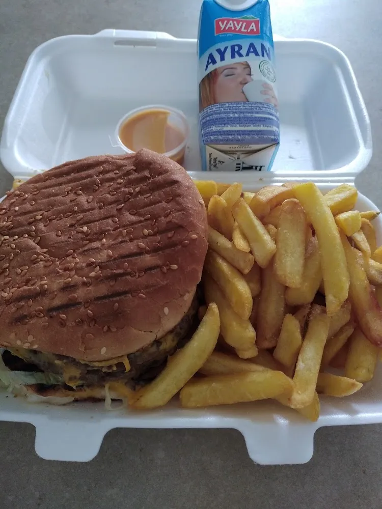 Big Cheese Avec Frites